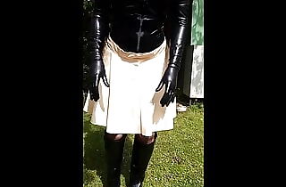 Latex rubber lady pissing